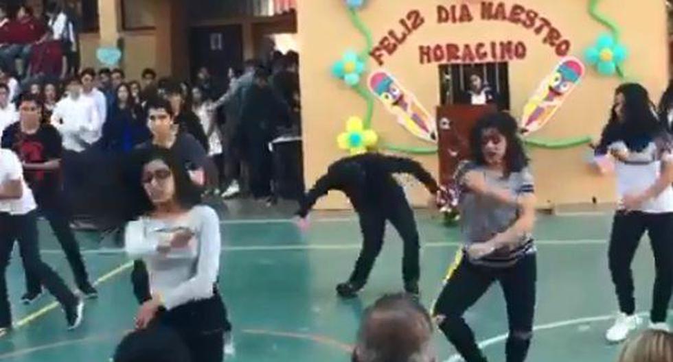 Un adolescente da la hora en este video viral de Facebook con divertidos y descoordinados pasos de baile. (Foto: captura)