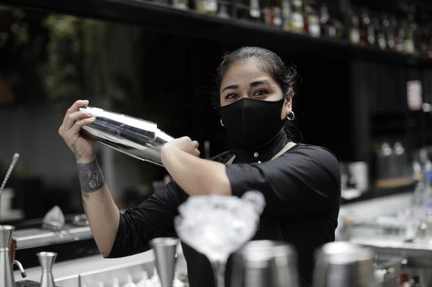 Cecilia Monzón, Ana's bar manager. (Photo: Anthony Niño de Guzmán)