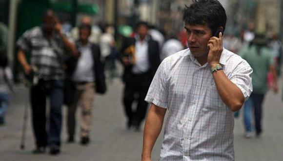 Del total de orientaciones a pedido de los usuarios, más de la mitad, el 56,01 % (101.800), trataron acerca del servicio de telefonía móvil. (Foto: Andina)