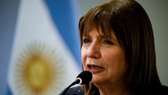 La precandidata presidencial Patricia Bullrich habla durante una conferencia de prensa en Buenos Aires el 23 de junio de 2023. (Foto de Luis ROBAYO / AFP)