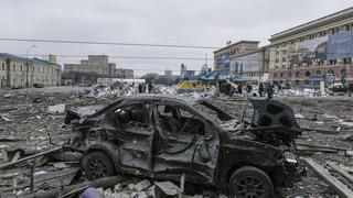 Escombros, lágrimas y muerte: el cruel bombardeo ruso a Kharkiv anticipa lo que puede pasar en otras ciudades de Ucrania