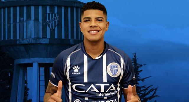 El defensor Wilder Cartagena de 25 años, pasó de Alianza Lima al Godoy Cruz de la Superliga. (Foto: Twitter)