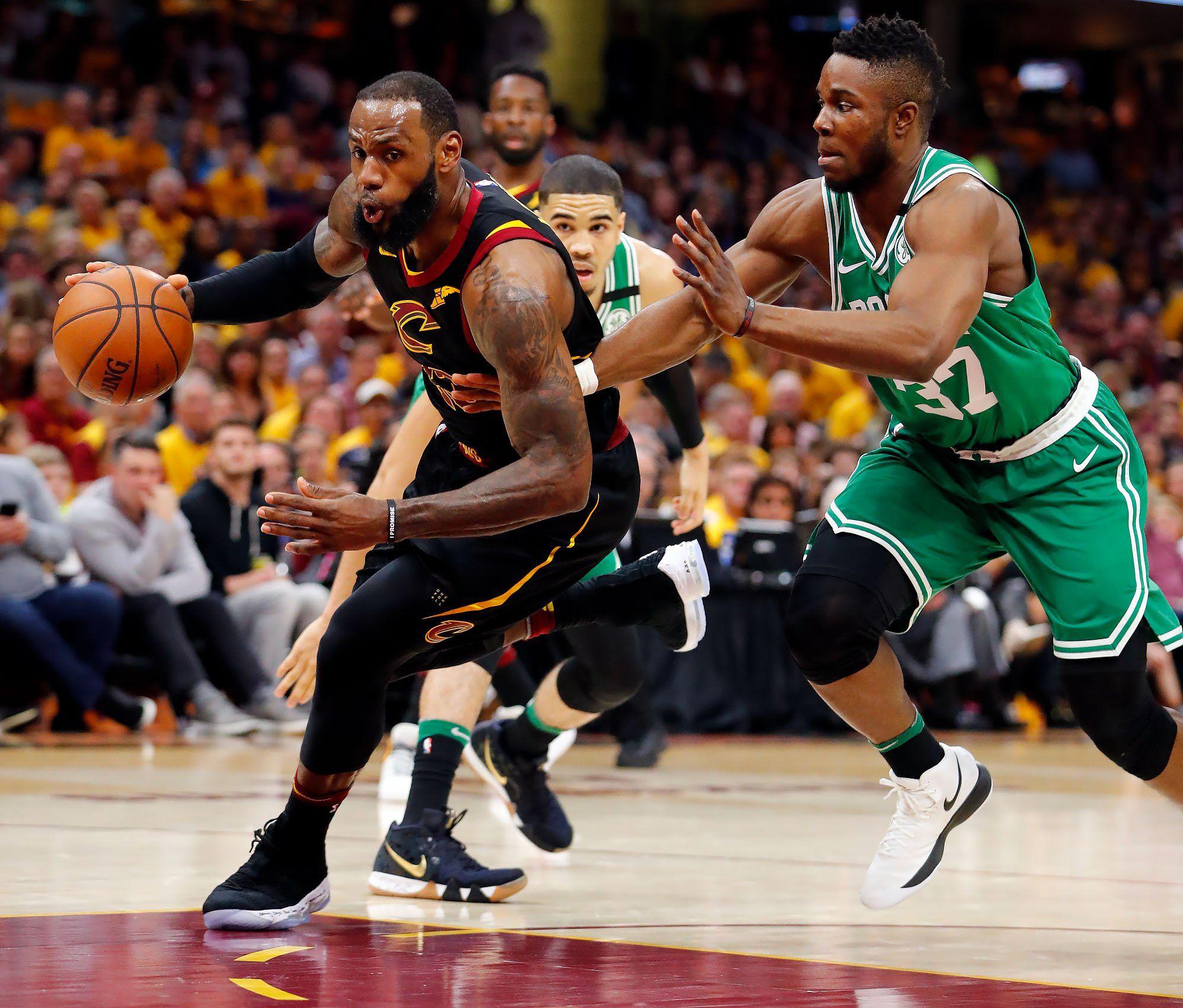 Cleveland Cavaliers reciben a Boston Celtics este sábado (7:30 p.m. EN VIVO ONLINE por ESPN), en un duelo clave en la serie que va 2-0 a favor de la visita. (Foto: Reuters)