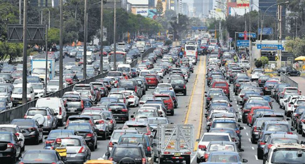 Hasta el trÃ¡fico vehicular podrÃ­a mejorar si todos los autos con medida cautelar (orden de captura) salieran de las calles. Sin embargo, en Lima solo hay 8 depÃ³sitos y la mayorÃ­a estÃ¡n llenos. (Foto: EFE)