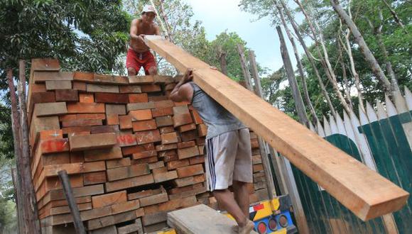 Forestal. Empresarios y gobierno tratan de simplificar los tr&aacute;mites para la explotaci&oacute;n de madera. (Foto referencial / Archivo El Comercio)