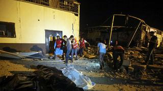 Al menos 40 muertos en ataque aéreo contra centro de migrantes en Libia
