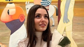 La vida de la actriz turca Hande Erçel en Londres sin Kerem Bürsin