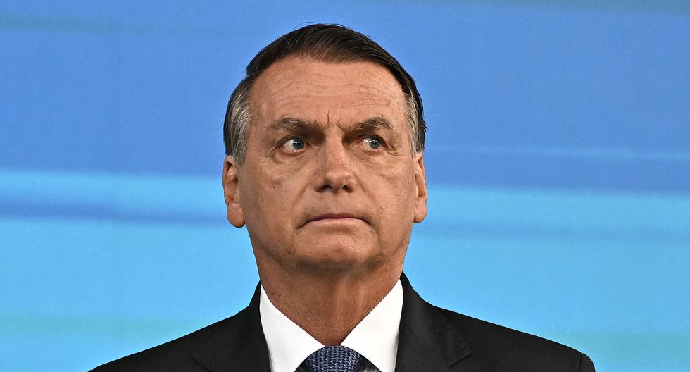 Jair Bolsonaro antes del inicio del debate televisivo en el estudio de Globo TV en Río de Janeiro, Brasil, el 28 de octubre de 2022. (Foto de MAURO PIMENTEL/AFP).