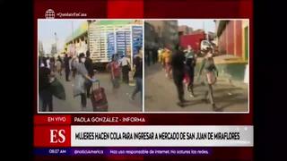 Coronavirus en Perú: mujeres hacen cola para ingresar a mercado en San Juan de Miraflores
