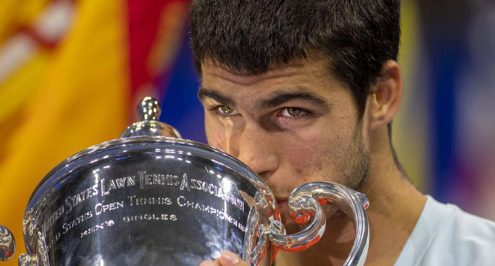 Carlos Alcaraz, con 19 años, se ha convertido en el tenista más joven en llegar a la cima del ranking de la ATP.