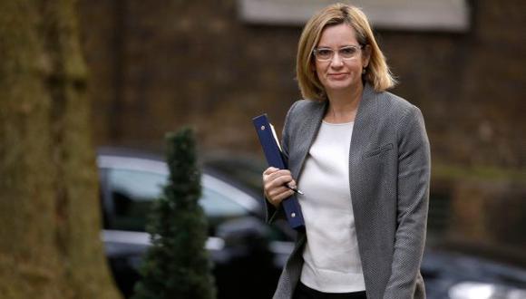 Amber Rudd , la ministra del interior del Reino Unido se presentará ante Facebook, Google y otros gigantes de internet para hablar sobre los mensajes extremistas 'online'. (Foto: AP)