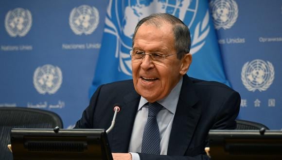 El ministro de Relaciones Exteriores de Rusia, Serguéi Lavrov, realiza una conferencia de prensa en la sede de la ONU en Nueva York el 25 de abril de 2023. (Foto de Ed JONES / AFP)