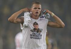 Futbolista causa polémica por enviar mensaje a Putin en pleno partido