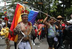 Una marcha LGBTI+ diversa y plural tiñe las calles de Caracas de mil colores