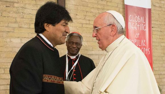El Papa pide "tierra, trabajo y vivienda" para los más pobres