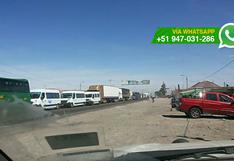 Conductores de minivan bloquean carretera hacia Arequipa