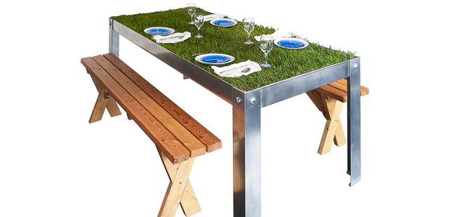 Mira esta curiosa mesa ideal para tener un picnic en casa - 2
