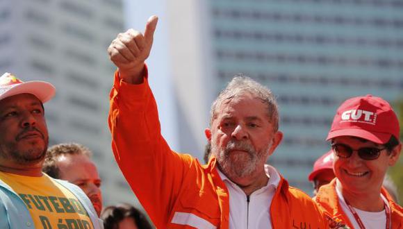 Brasil: Lula marcha a favor de Petrobras y critica a Silva
