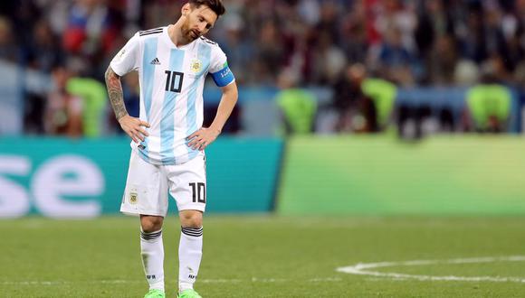 En su última columna publicada en el diario "Clarín", Carlos Bianchi explicó que Argentina no funciona como equipo si no aparece Lionel Messi. Además protegió a Willy Caballero, quien cometió un grosero error que inició la debacle en Rusia 2018. (Foto: Reuters)