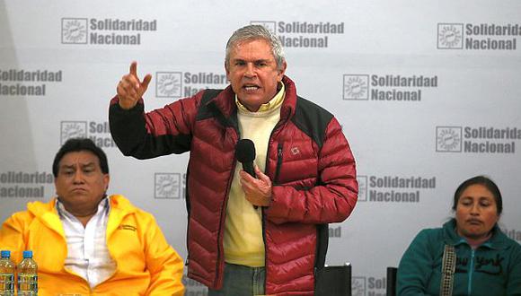Luis Castañeda Lossio es el político más popular, según GFK
