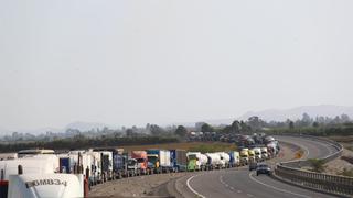 Minsa envía oxígeno a Ica por avión para atender a pacientes con COVID-19 ante bloqueo de Panamericana Sur