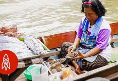 Mercados flotantes de Tailandia son también exóticos restaurantes