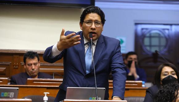 Ilich López aseguró que hay quienes quieren aprobar adelanto de elecciones para "ganar réditos políticos". (Foto: Congreso)