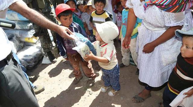 Niños y ancianos de Huamanga recibieron kits de abrigo - 1