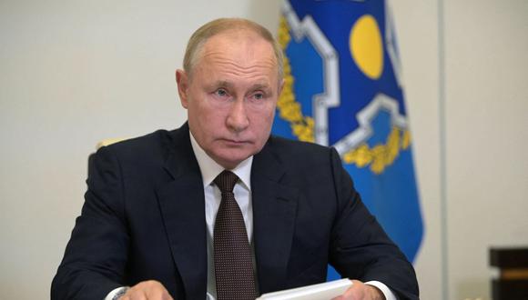 Vladimir Putin admite la existencia de “decenas de personas” de su entorno contagiadas de coronavirus. (ALEXEY DRUZHININ / SPUTNIK / AFP).