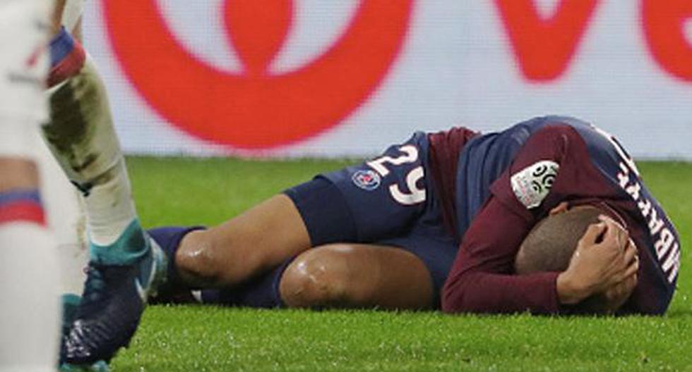 Kylian Mbappé sufrió una fisura cervical y será baja por dos meses | Foto: Getty