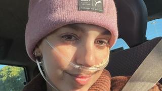 Muere a los 20 años Elena Huelva, la influencer que retrataba la lucha diaria con el cáncer