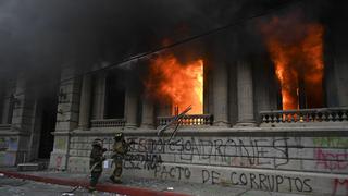 Cómo fueron los 18 minutos que incendiaron al Congreso de Guatemala