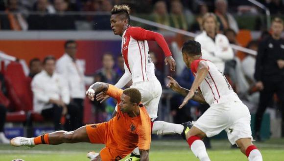 Perú se adelantó en el marcador con gol de Pedro Aquino, pero un doblete de Memphis Depay le dio el triunfo a Holanda en la despedida de Wesley Sneijder. (Foto: Twitter)