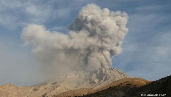 Volcán Ubinas registra nuevas explosiones tras 7 meses de calma