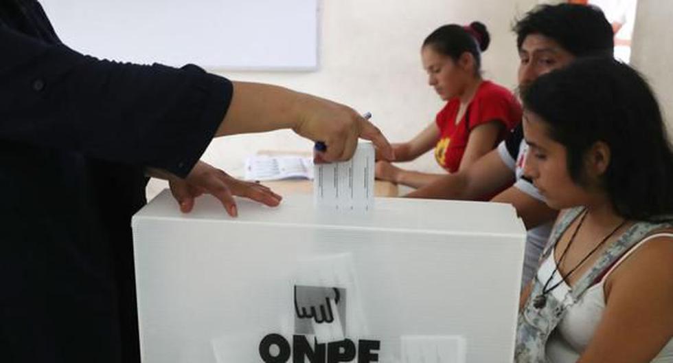 Corresponsales escolares hicieron un sondeo sobre la confianza de los ciudadanos en sus candidatos. (Foto: ONPE)