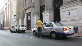 Cercado de Lima: desde hoy retirarán con grúa a los vehículos mal estacionados