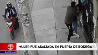 San Martín de Porres: asaltan a mujer frente a un colegio a plena luz del día | VIDEO