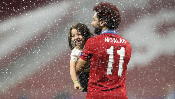 Salah con su pequeña hija en las celebraciones de la Champions League. (Foto: Reuters)