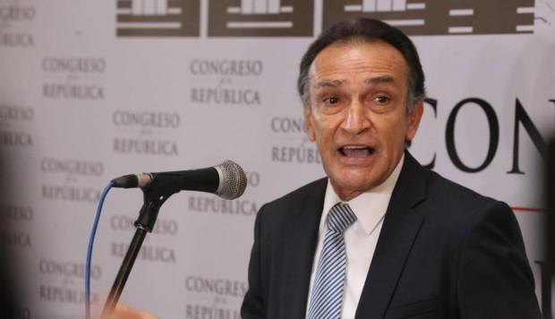 El congresista Héctor Becerril fue involucrado en el presunto cobro de sobornos para favorecer a una empresa en Lambayeque. (Foto: Congreso)