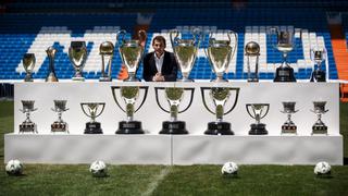 Casillas posó junto a los 19 trofeos ganados con Real Madrid