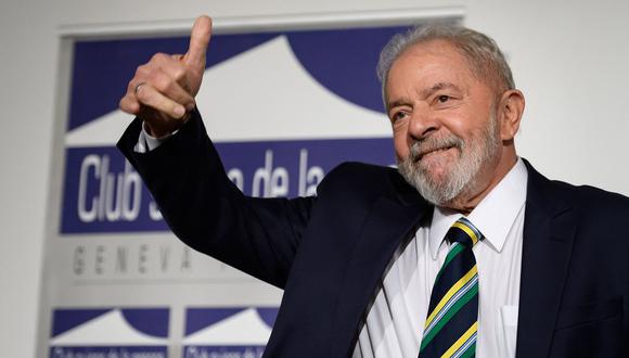 El expresidente Luiz Inácio Lula da Silva, quien lidera la intención de voto para las elecciones de octubre en Brasil. (Foto referencial: Fabrice Coffrini / AFP)