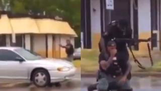 Policía llora y cae de rodillas en plena calle luego de disparar a mujer en EE.UU. 