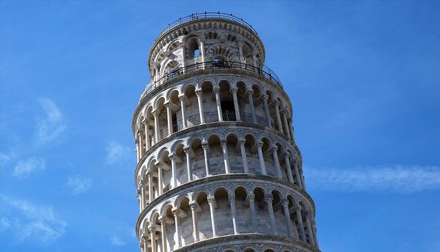 La Torre de Pisa en Italia está cada vez menos torcida, así lo certifica el último informe del grupo de supervisión. (Pixabay)