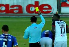 Luis Advíncula recibió tarjeta amarilla por falta innecesaria por la Liga MX