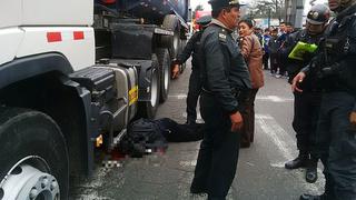 Policía murió atropellado por un camión en Plaza Unión
