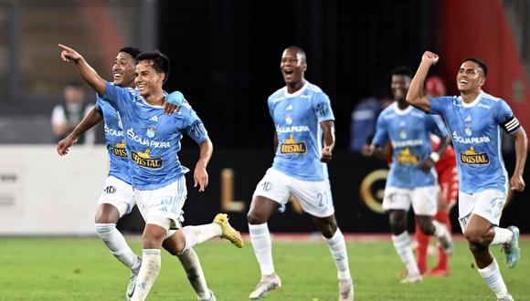 Jhilmar Lora marcó el cuarto gol en victoria de Sporting Cristal (foto: AFP)