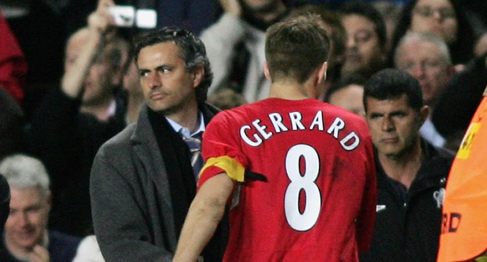 _\"José Mourinho es un entrenador de clase mundial\"_, fueron las palabras de Steven Gerrard. | Foto: Getty