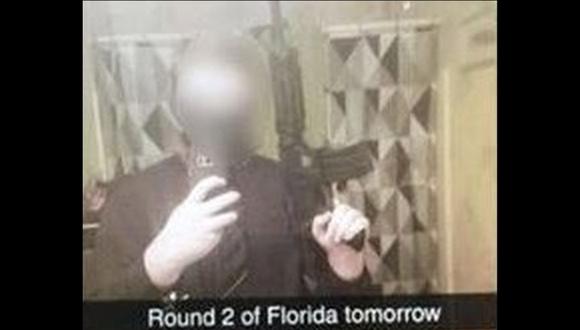 Por esta imagen en Snapchat, una adolescente fue detenida en Florida. (Twitter @browardsheriff)