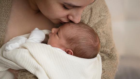 La lactancia materna es la mejor manera de nutrir a los recién nacidos, según la OMS.