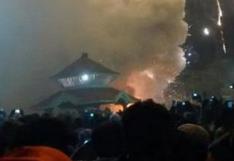 India: al menos 84 muertos en el incendio de un templo